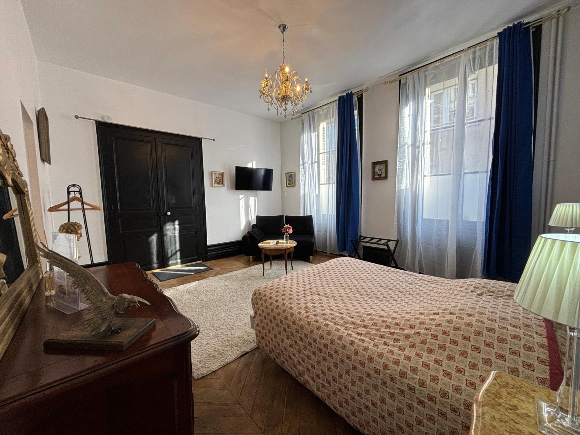 Maison A La Guitarde - Hotel Particulier Hippolyte Châteauroux Εξωτερικό φωτογραφία